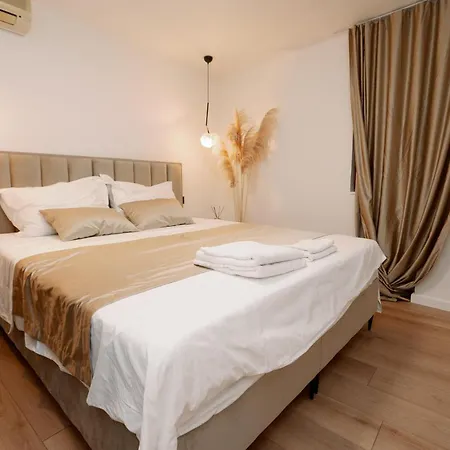 Apartment Mediterranean Oasis Old Town