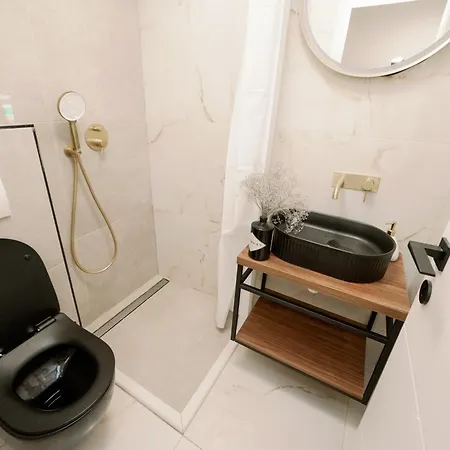Mediterranean Oasis Old Town Apartment